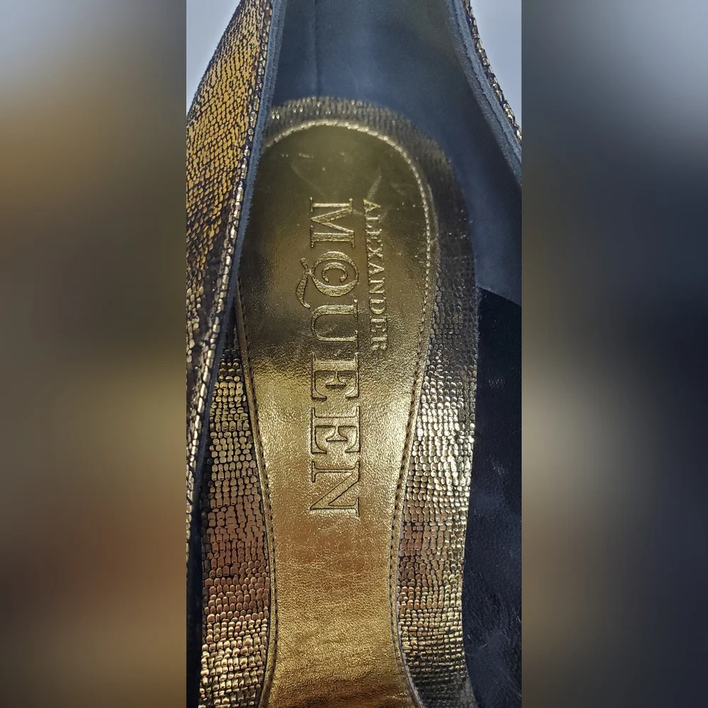 Alexander McQueen Size 40 Gold Metallic Pointed Toe Heels - Picture 11 of 12